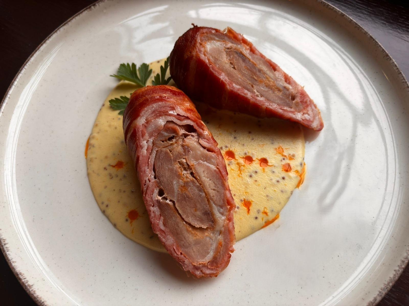Bacon ölelés